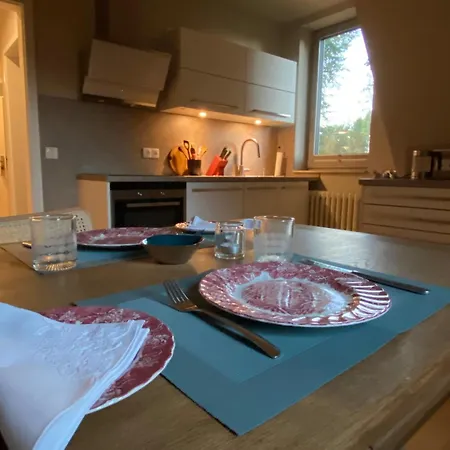 Copper Beech Place Apartment *