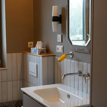 Copper Beech Place Apartment *