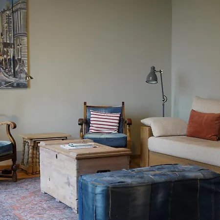 Copper Beech Place Apartment